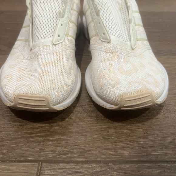 Adidas Swift Run X Women's Lifestyle Running Shoe, Halo Ivory Cheetah, Sz 8 - Picture 4 of 11